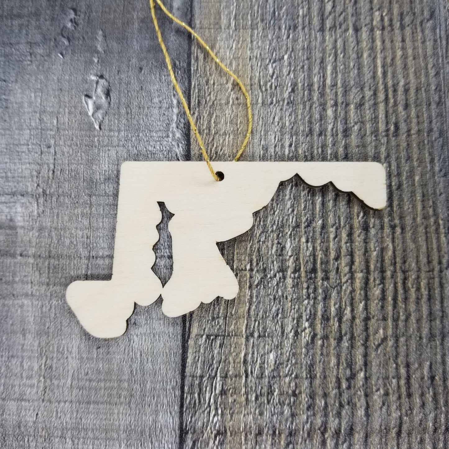 Wholesale Maryland Wood Ornament -  MD State Shape with State Motto Souvenir