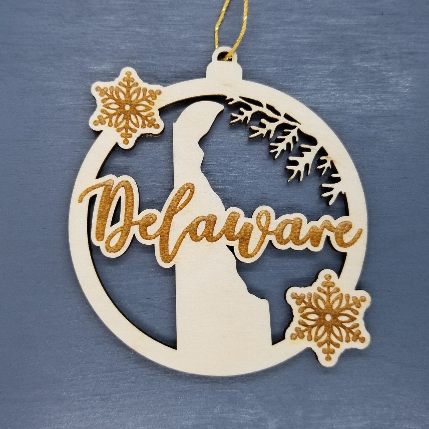 Wholesale Delaware Wood Ornament -  DE State Shape with Snowflakes Cutout - Wood Souvenir