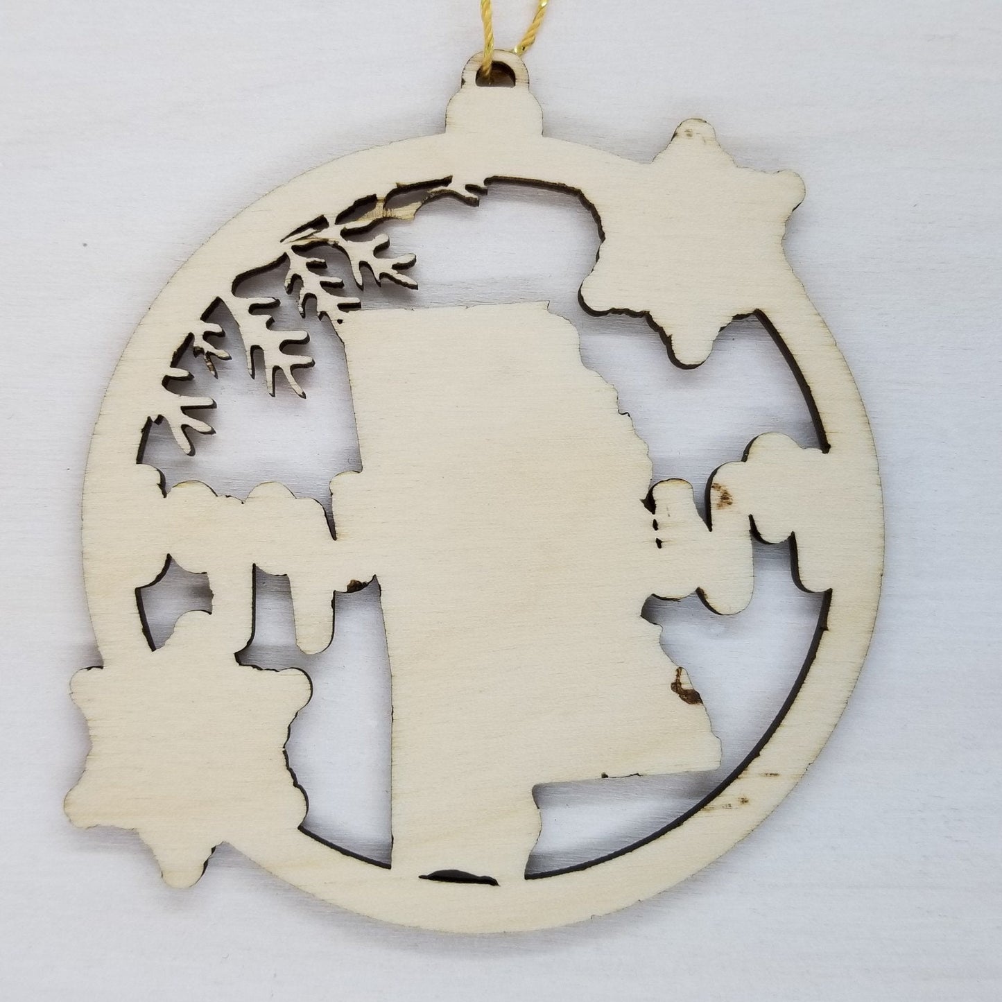 Wholesale Mississippi Wood Ornament -  MS State Shape with Snowflakes Cutout - Wood Souvenir